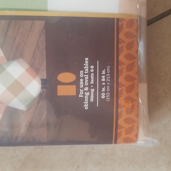 Vinyl tablecloth - Picture 4 of 9